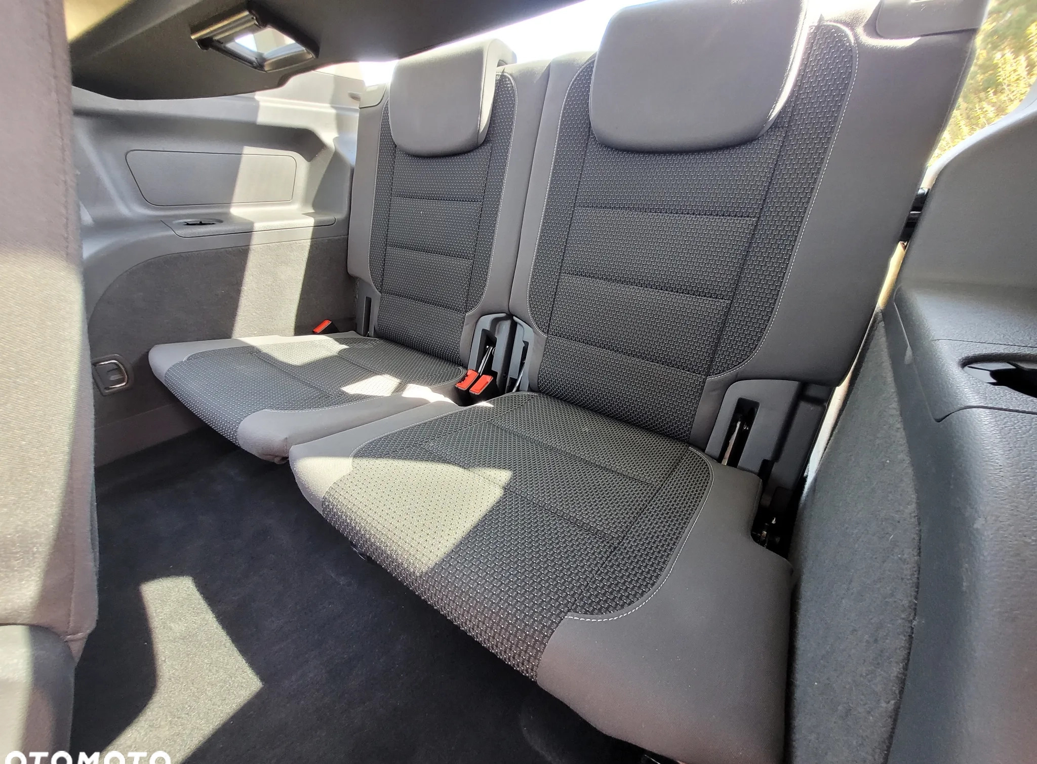 Volkswagen Touran cena 31300 przebieg: 184089, rok produkcji 2011 z Lubień Kujawski małe 191